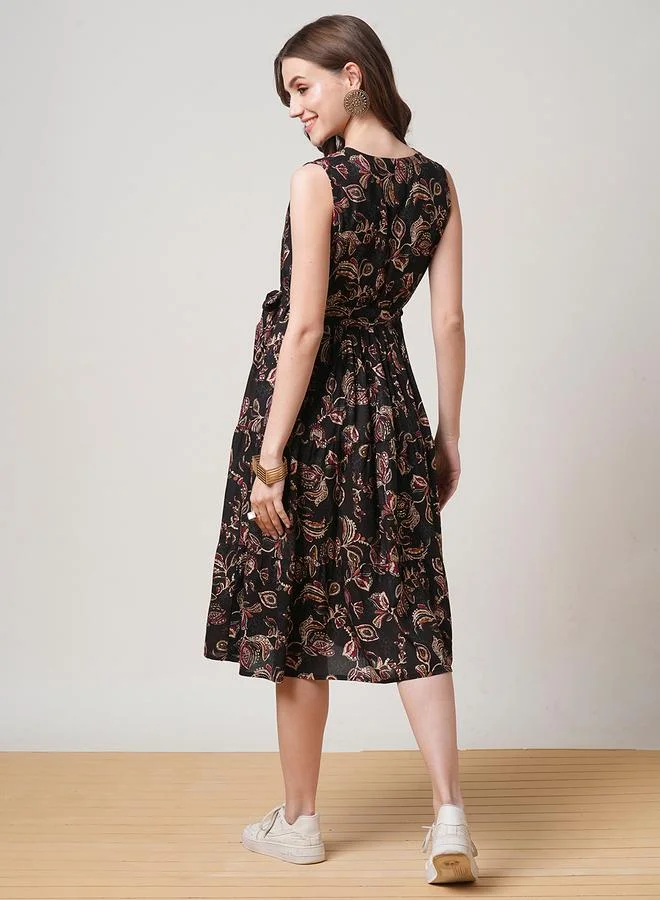 جلو باص فستان ميدي نسائي أسود بطبعات زهور متعدد الطبقات